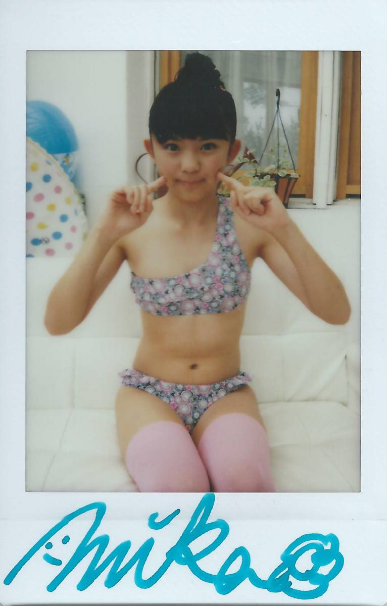 久川美佳 直筆サイン入り生チェキ サイン 売買されたオークション情報 Yahooの商品情報をアーカイブ公開 オークファン Aucfan Com