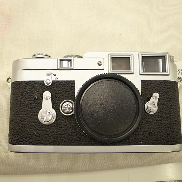 中古　ライカＭ3　二回巻き上げ　　8323、、、