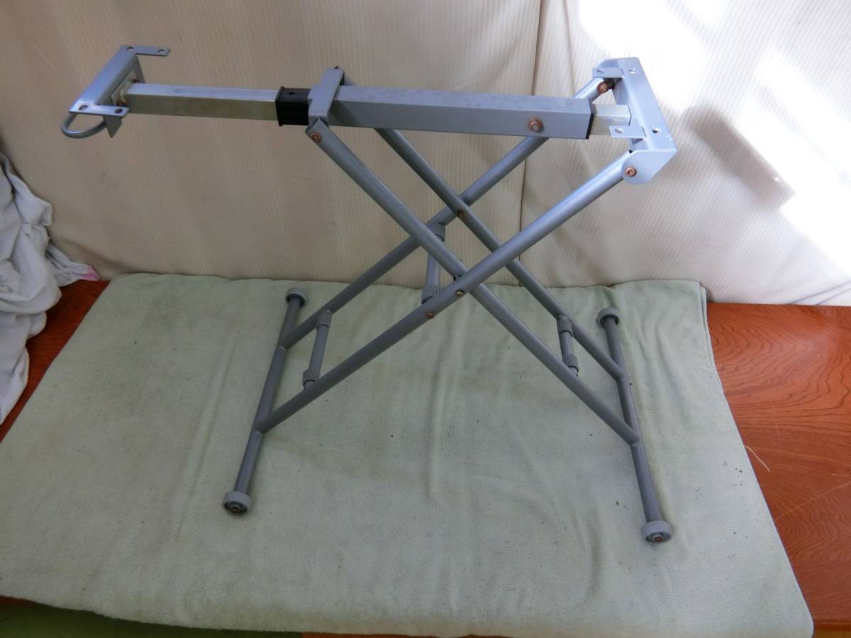 折り畳み　テーブルの脚　アイアン製　脚のみ　リメイクに　コロ付き　作業台に　A2533