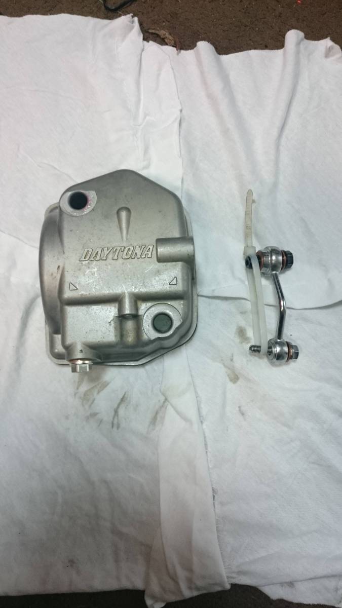 エイプ・NSF デイトナ　オイルシャワーシリンダーヘッドカバー　中古/検索)AC16，HC07，エイプ100、エイプ50、 XR50モタード