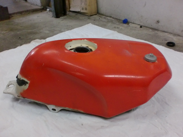 塗装後NSR250R NSR250MC18燃料タンク売り切り！！塗装ベースに