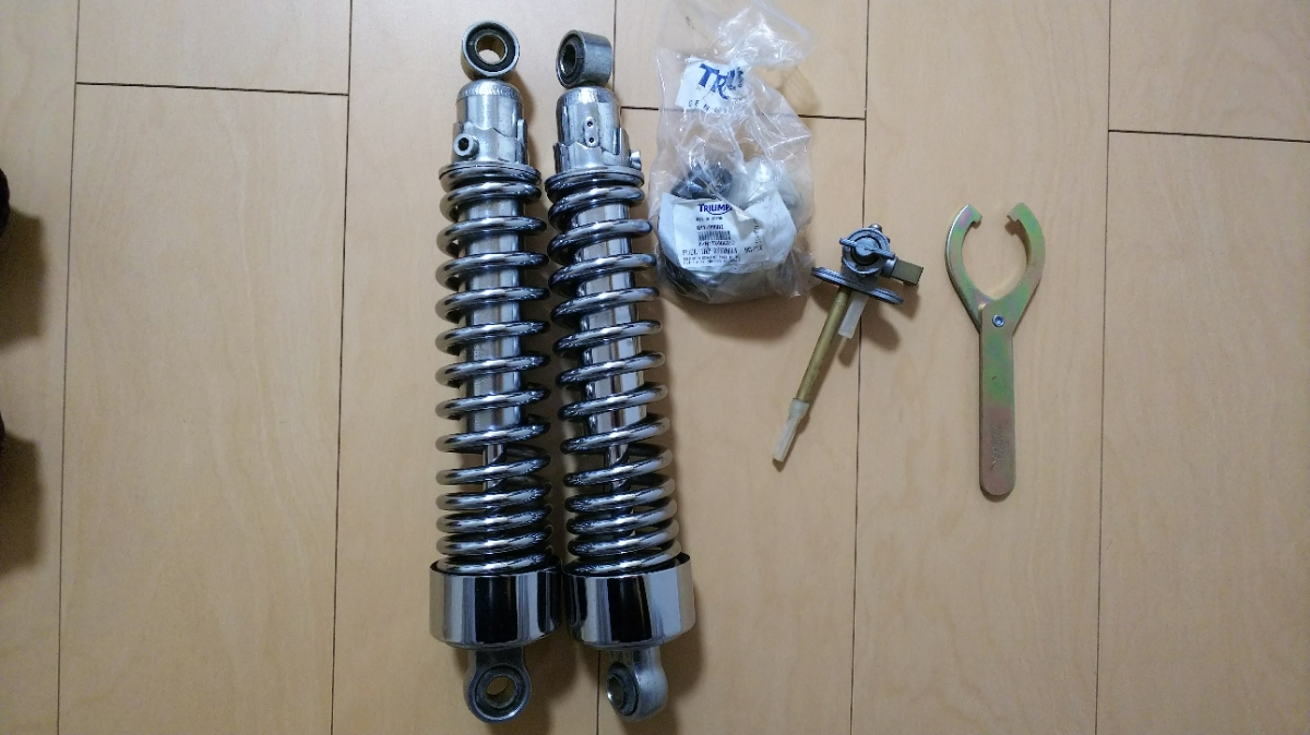 トライアンフボンネビルT100　純正リアサス　約340〜345mm トライアンフ ボンネビル T100 リアサス 純正 【公式通販】