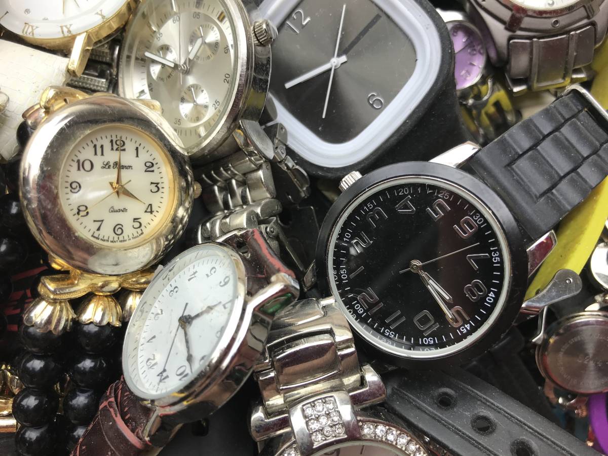 ジャンク腕時計まとめ 腕時計大量ジャンク300個約12kgまとめセット242 