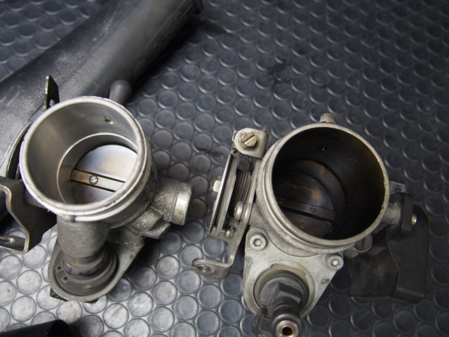 R1100RS純正スロットル左右・インジェクター/ガタなし