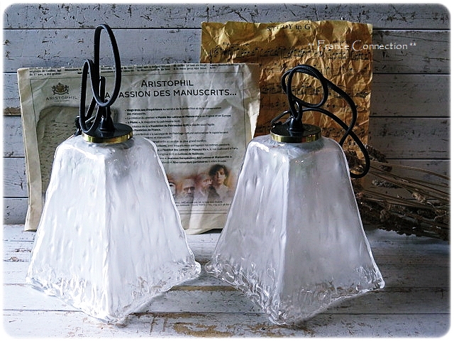 ・.* 美しいスノーフロストガラスシェードの１灯ランプ＊２個セット *.・