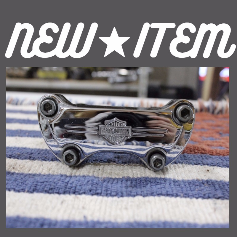 NO，597「純正ハーレー・クロームハンドルクランプ・ハンドルライザー・ポスト」