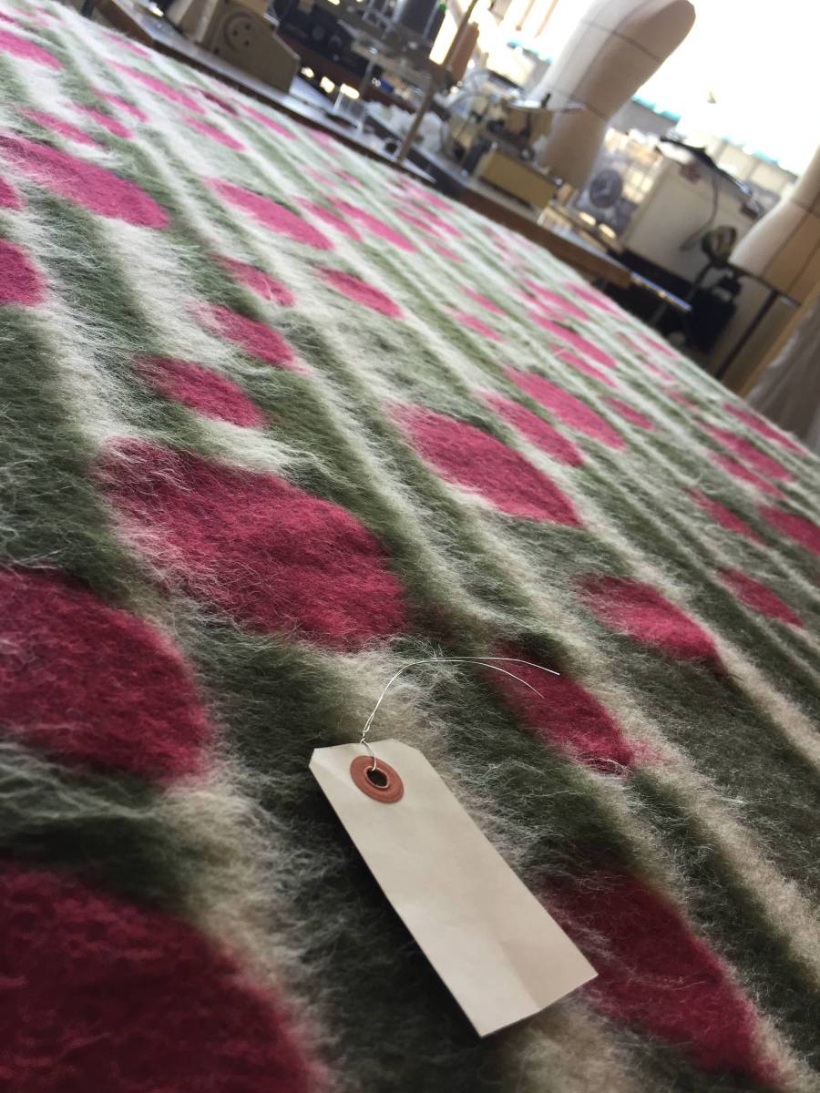 ＊イッセイミヤケ＊ウール＊日本製＊高級生地＊080963O＊1.5M＊個性的