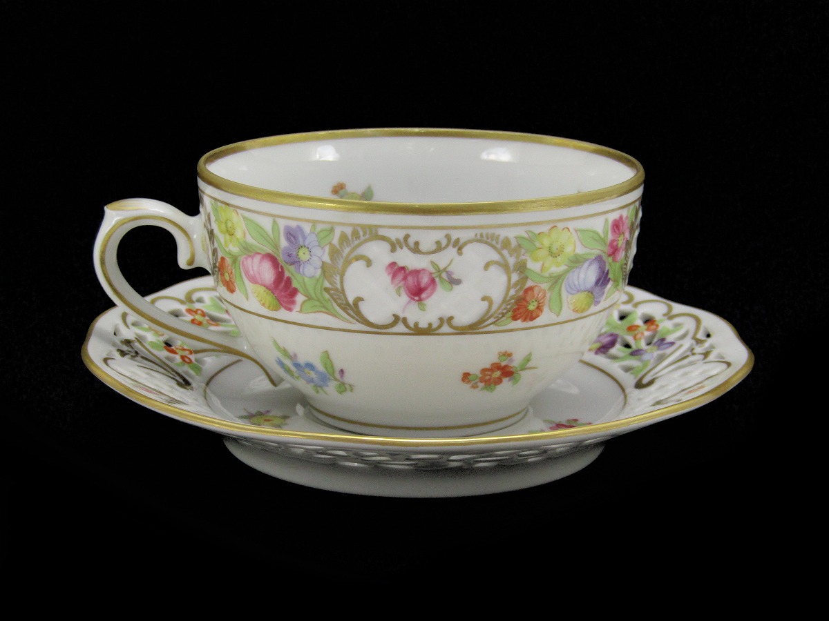 ★☆大放出1円開始 状態良好♪シューマンババリア ティーカップ&ソーサー 1客 ホワイト×フラワー 金縁 洋食器 コレクションなどにも☆★