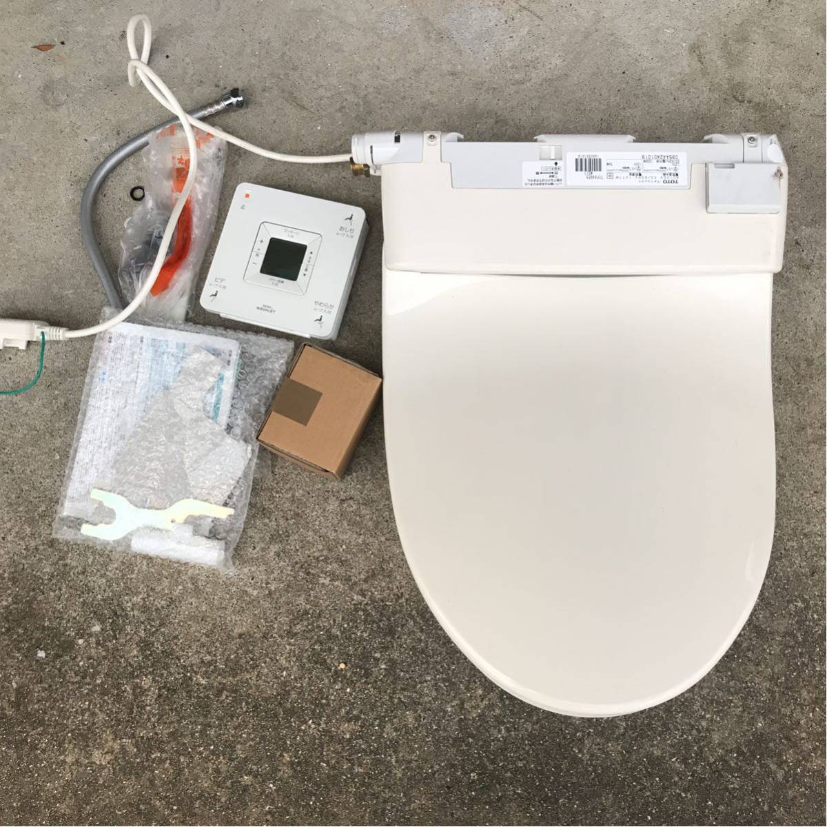1円スタート☆TOTO ウォシュレット 電気温水器 TCF846E5 便座(温水便座