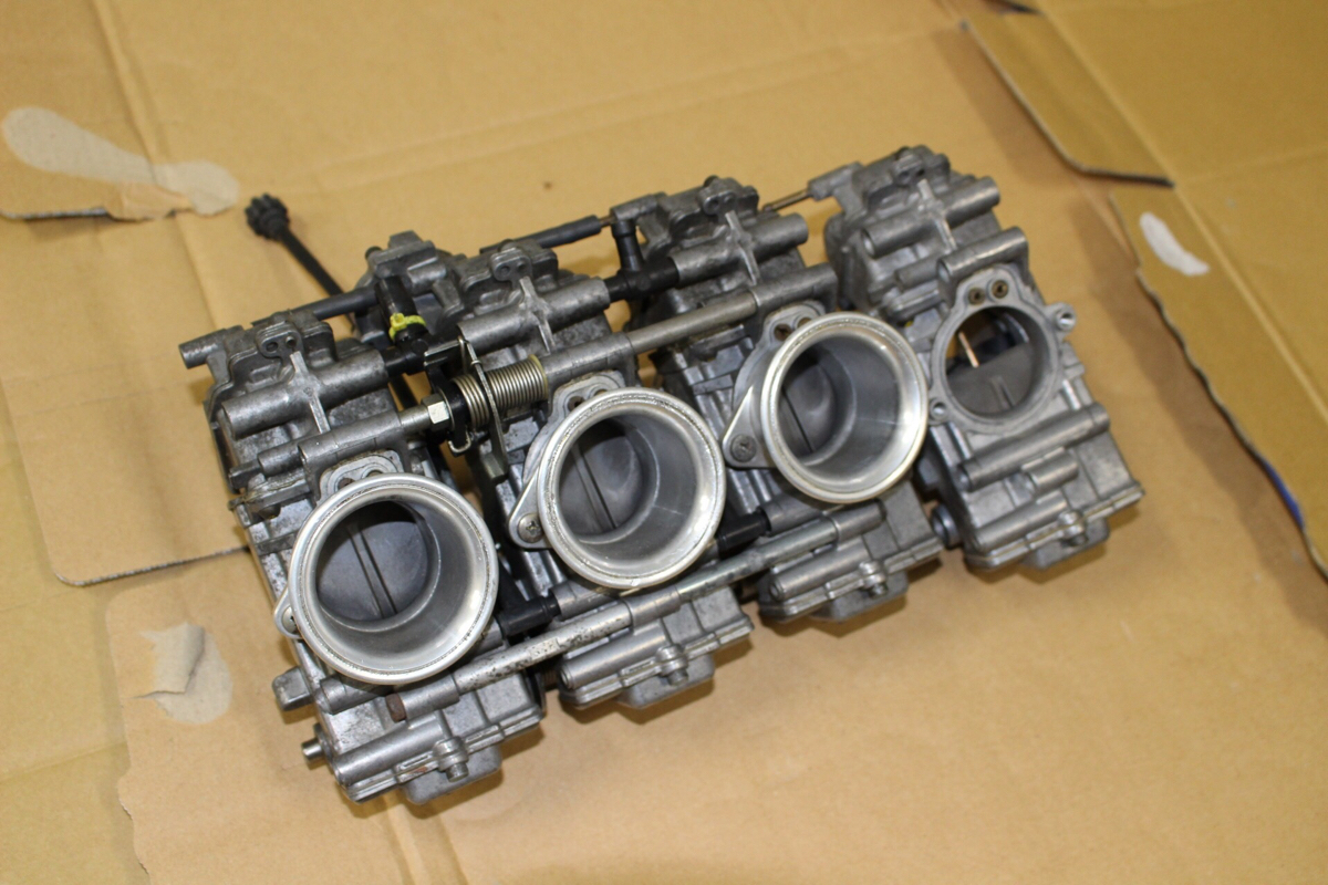 FCRキャブレター 39mm JA4トゥデイから取り外し