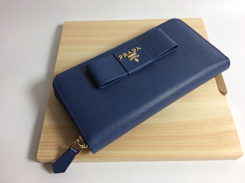 美品✨プラダ 長財布 ラウンドファスナー サフィアーノ レザー 金具 