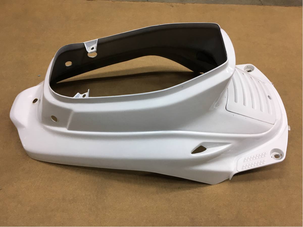 TNT リアカウル 四角い蓋付属 ソリッドホワイト BW'S50 3AA ビーウィズ