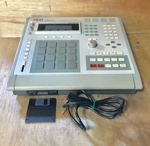 希少・美品】 AKAI サンプラー MPC3000 ドラムマシン 音響 機材（2017 