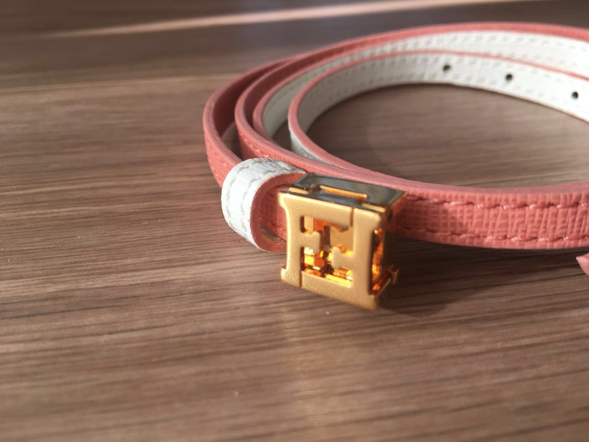 新作，SALE FENDIフェンディ ブレスレット 定価40 000円(フェンディ)｜売買されたオークション情報、yahooの商品情報をアーカイブ公開 - オークファン その他