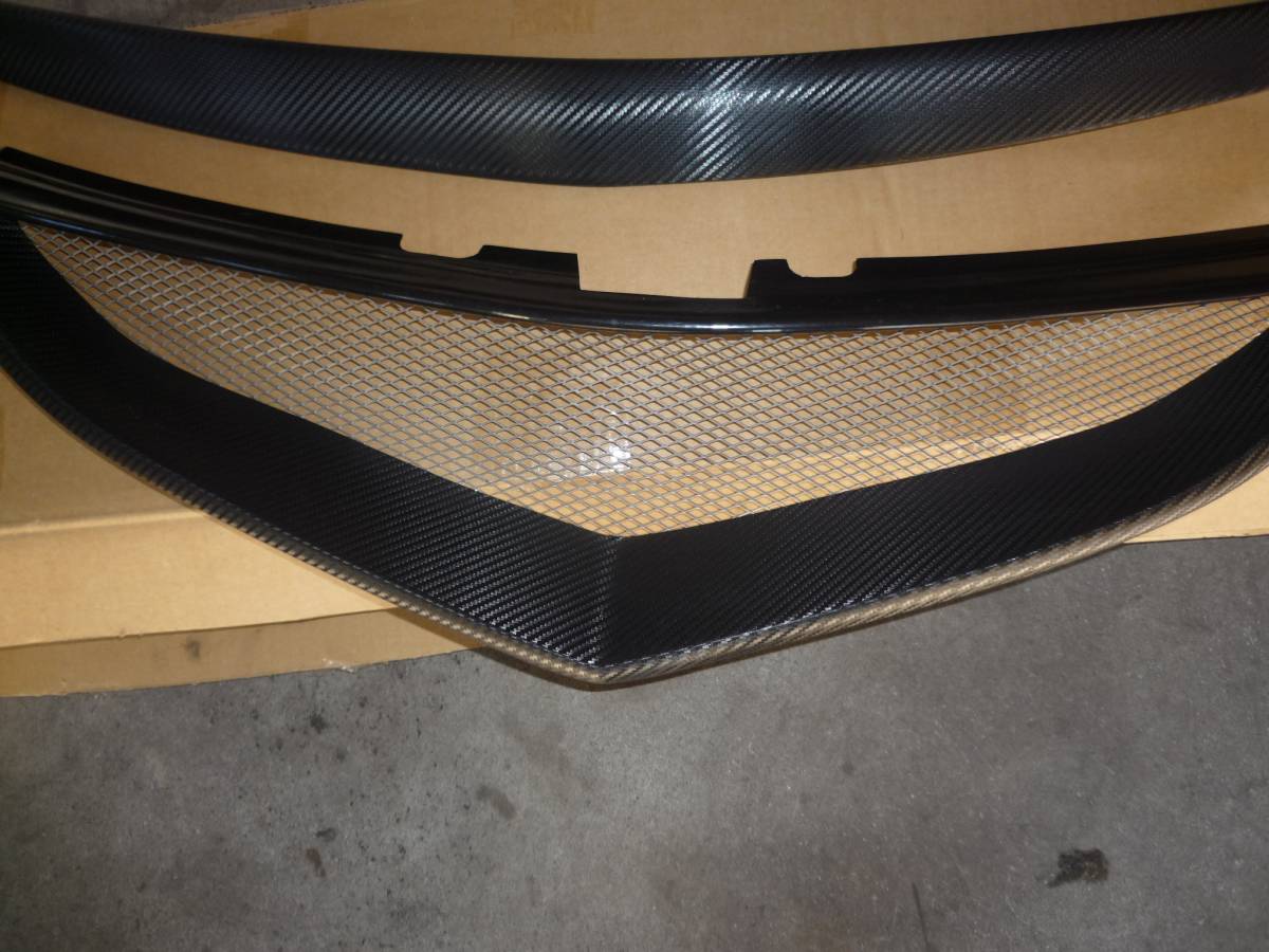 CREW　プレマシー後期用、社外フロントグリル　カーボン調