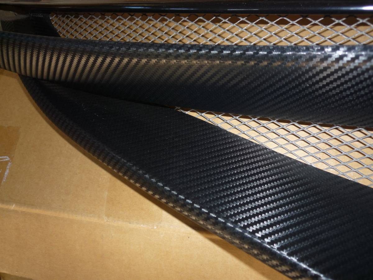 CREW　プレマシー後期用、社外フロントグリル　カーボン調