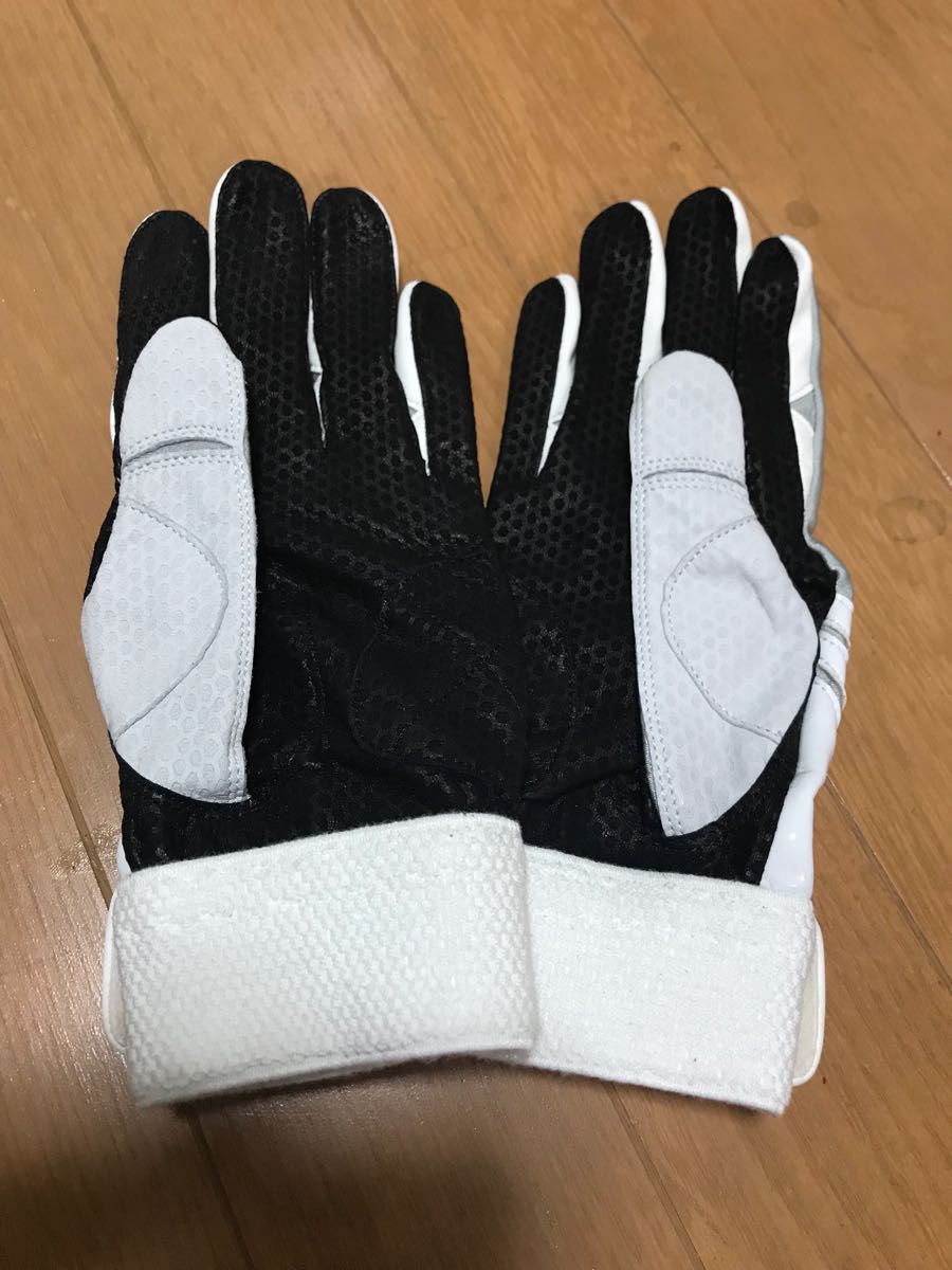 元千葉ロッテ 今江選手 実使用直筆サイン入りバッティンググローブ
