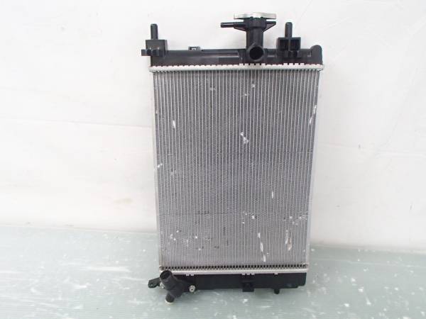 LA100S 後期 ムーブ ムーヴ カスタム 純正 ラジエーター 2WD用 ノンターボ 16400-B2370 / 422135-4220　【17-1644】