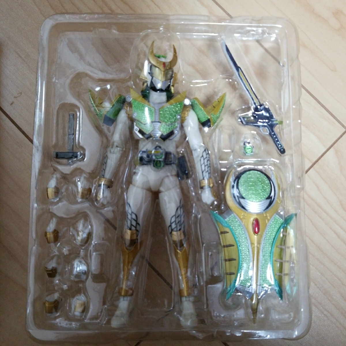 S.H.フィギュアーツ 仮面ライダーディケイド真骨彫製法 未開封 仮面