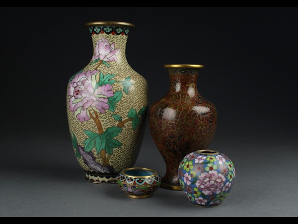 中国美術　有線七宝　花瓶　古玩　骨董　草花吉祥文様　宝物　牡丹唐草 中国美術 古玩 公式 牡丹唐草 宝物 草花吉祥文様 骨董 有線七宝 花瓶