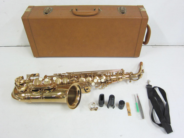 524*アルトサックス☆メーカー不明 ハードケース付き ジャンク C.C.