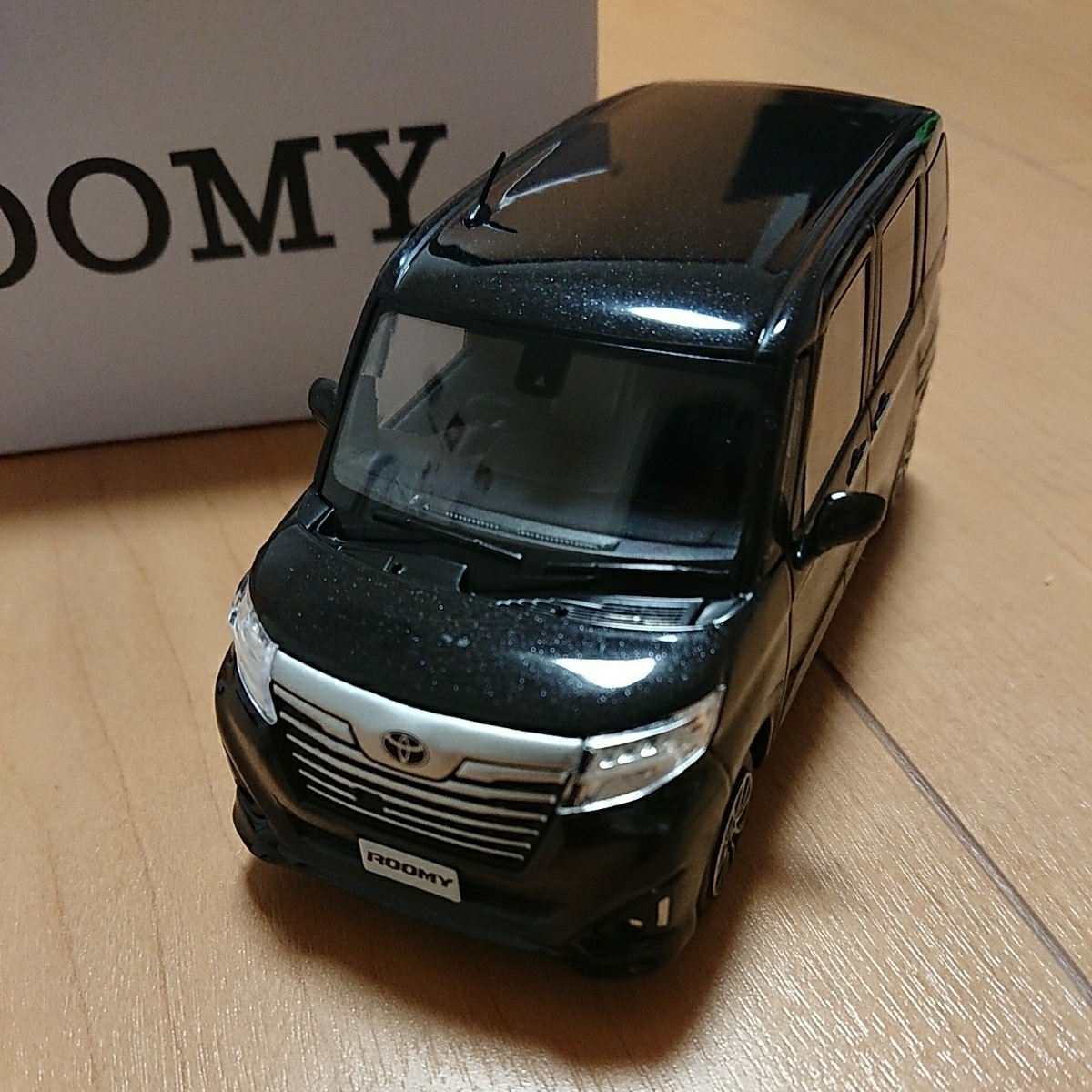 新品未使用】トヨタ ルーミー ミニカー ROOMY 1/30スケール カラー