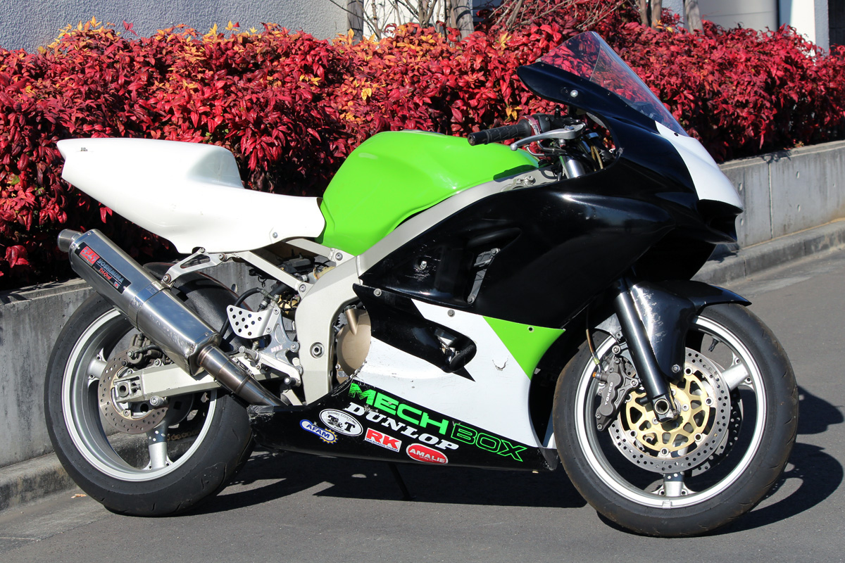 カワサキ ZX-6R ヨシムラマフラー BEETバックステップ付き ZX-6RJ型