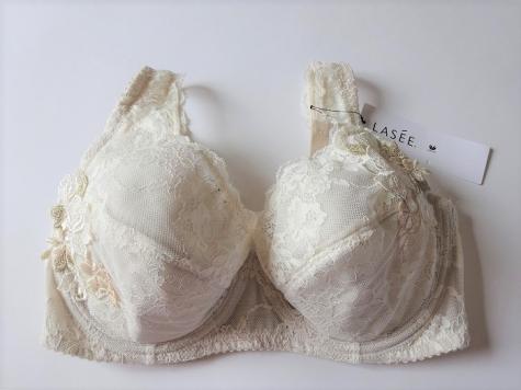 ワコール 半額！ 新品 E85 ワコール ラゼ 自然な丸みのフルカップ