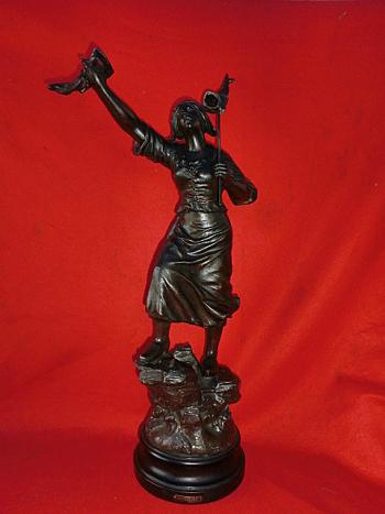 フランス革命 女性像 自由の女神 マリアンヌ 民衆を導く自由の女神 Mestis Disti France インテリア 婦人像 西洋彫刻 売買されたオークション情報 Yahooの商品情報をアーカイブ公開 オークファン Aucfan Com