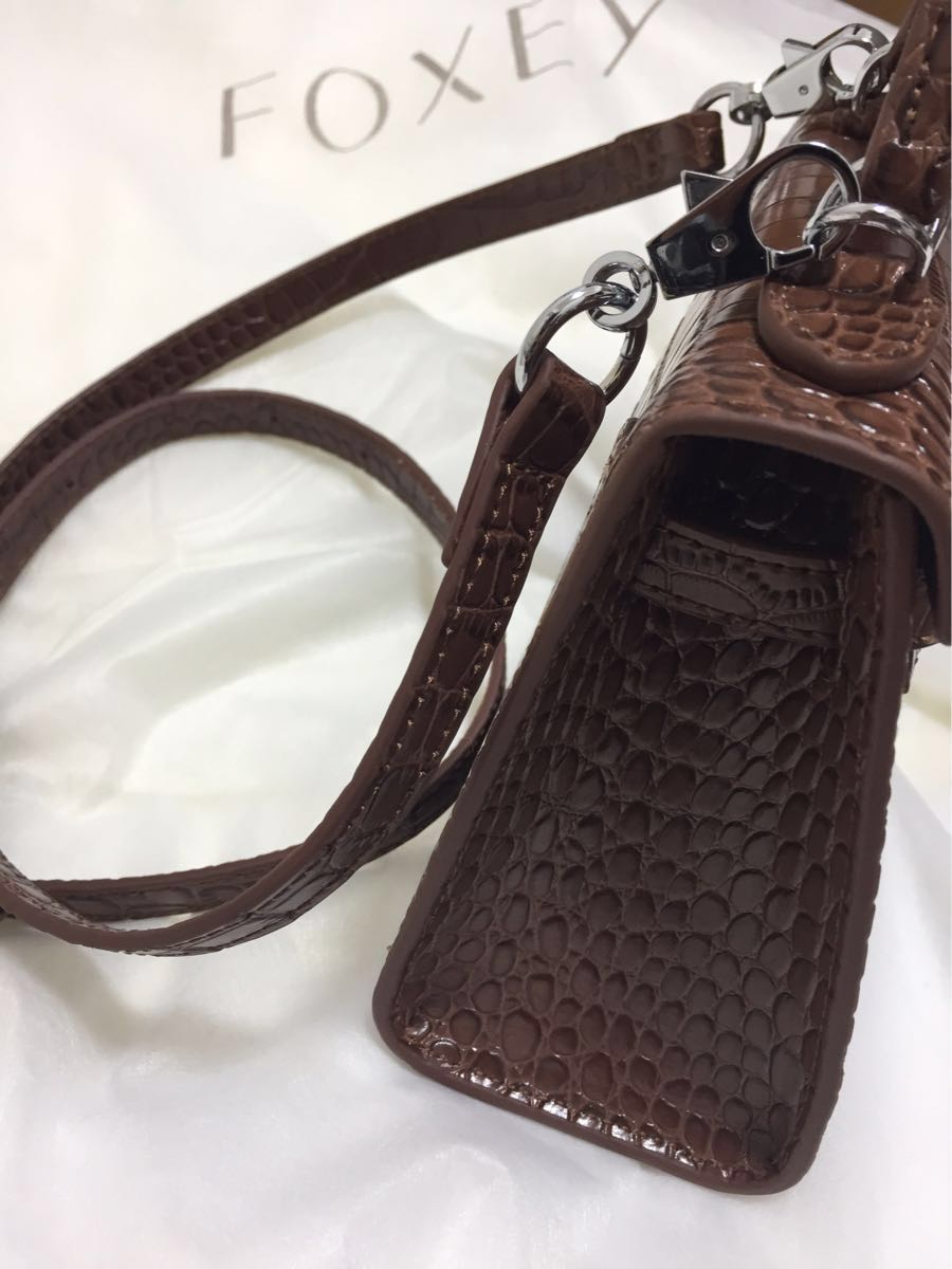 ミニケリー風 上品皮バッグ foxey好きな方にオススメクロコ風ミニバッグ新品未使用 ケリー バッグ ミニケリー 風（バッグ｜バッグ・小物・ブランド雑貨）の通販 foxey好きな方にオススメクロコ風ミニ FOXEYのフリマアイテム一覧