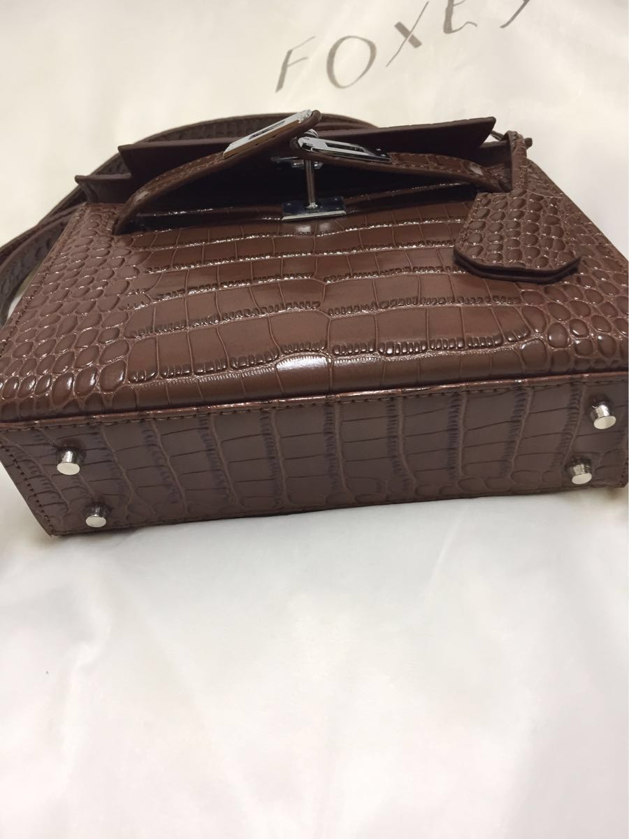 ミニケリー風 上品皮バッグ foxey好きな方にオススメクロコ風ミニバッグ新品未使用 ケリー バッグ ミニケリー 風（バッグ｜バッグ・小物・ブランド雑貨）の通販 foxey好きな方にオススメクロコ風ミニ FOXEYのフリマアイテム一覧
