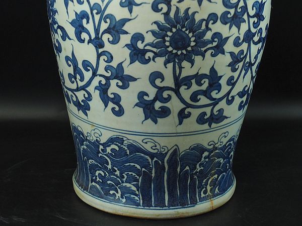 中国 明時代 青花纏枝花紋大花瓶 高さ約54.5cm 古美術