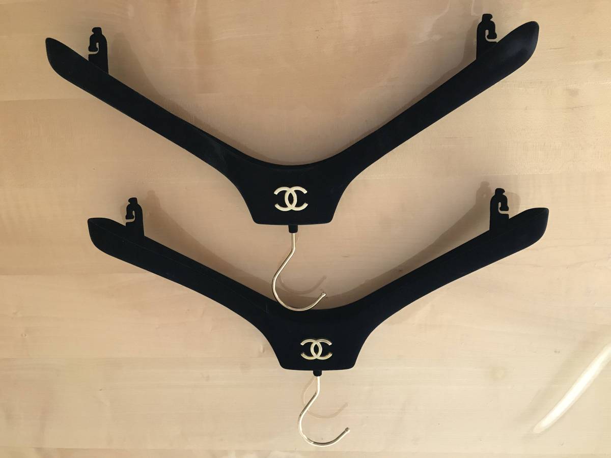 CHANEL シャネル黒ベロアハンガー 2個セット - シャネル No.21