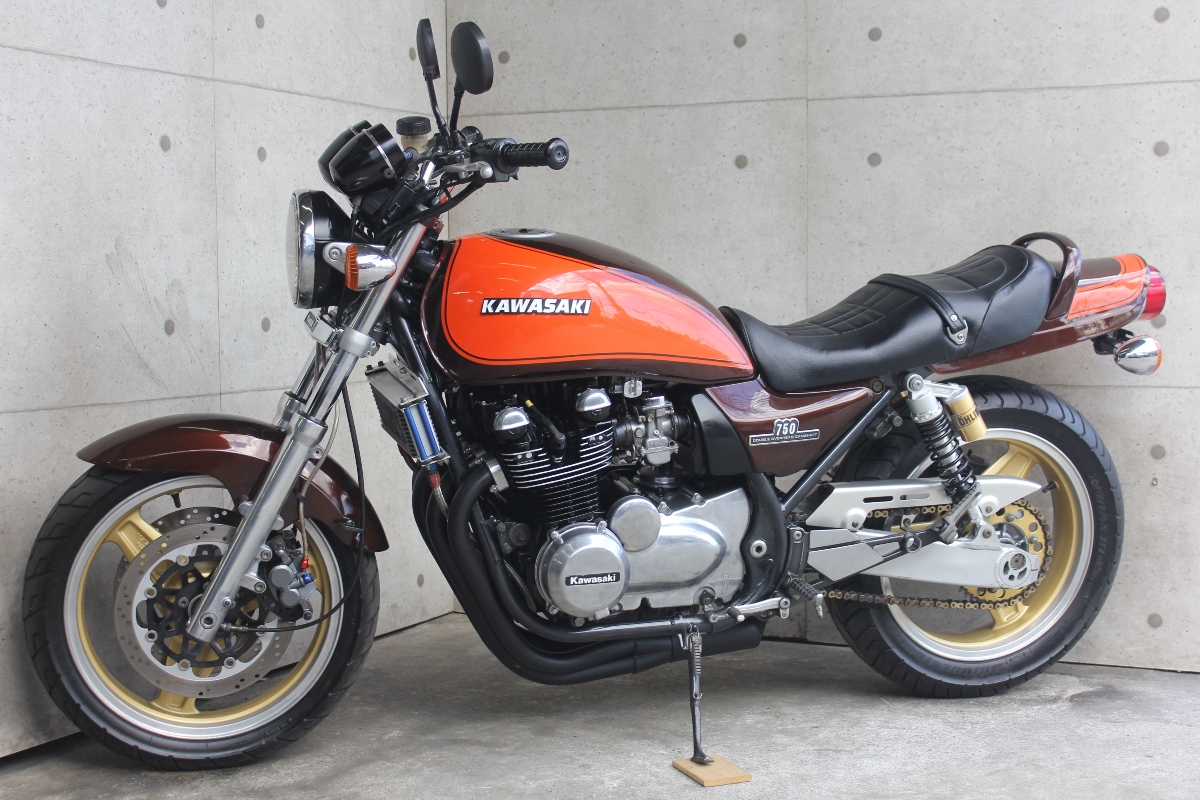 Kawasaki カワサキ ゼファー 750 火の玉 Z2テール オーリンズ  ストライカー バックステップ ETC付 エンジン絶好調 STRIKER（ストライカー） STEP KIT[ストライカーステップキット