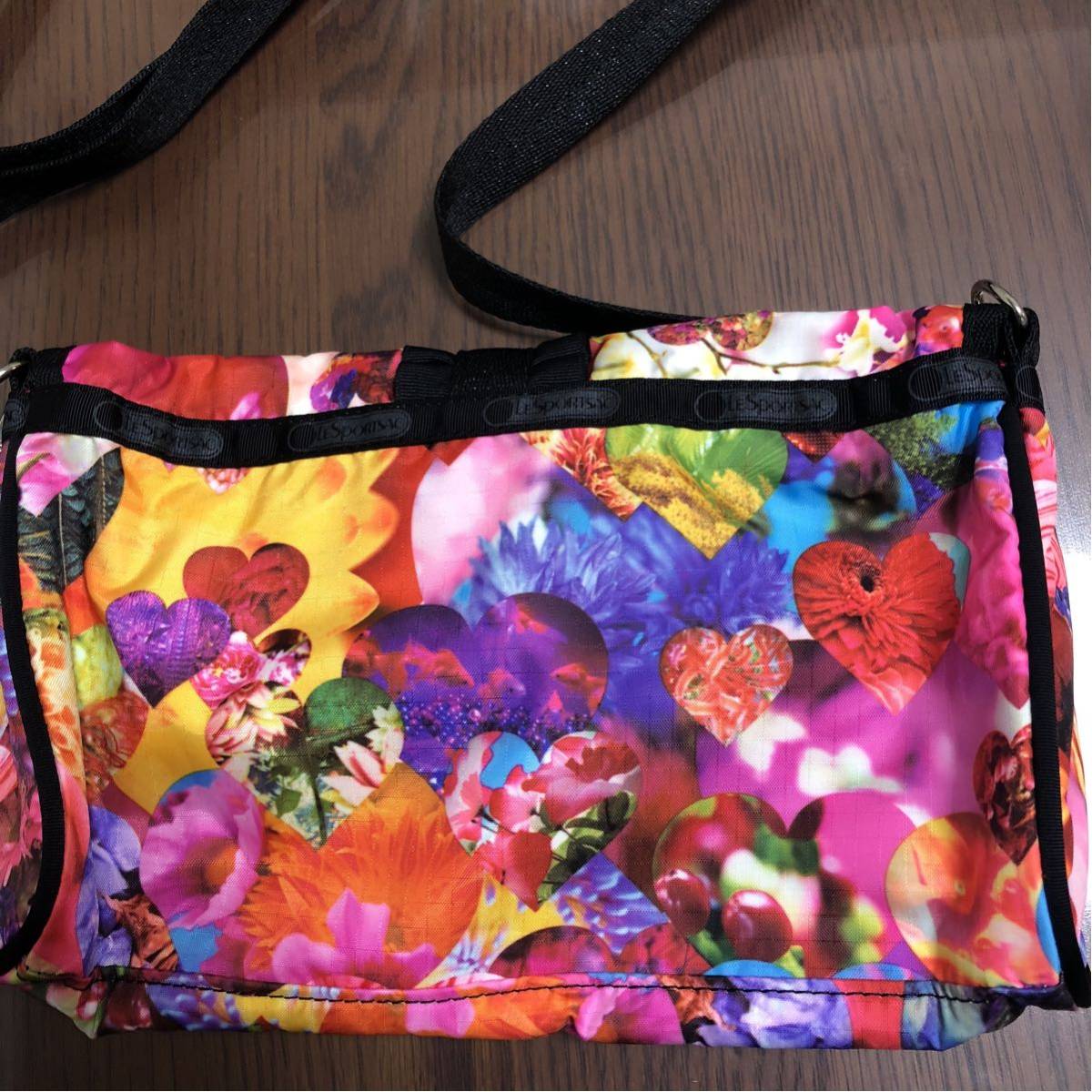 美品LESPORTSAC:レスポートサック:ショルダーバック個性的なデザイン