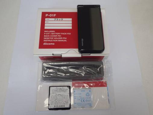 P-01F ブラック 本体と付属品 ③ 新品同様 docomo P-01F ブラック ガラケー 一括購入品(403)