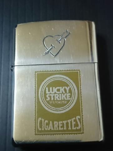 【安い，品質保証】 ジッポー ラッキーストライク ９５年１０月 ユニット９６年３月 LUCK STRIKE Zippo タバコメーカープリント&エッチング レア(たばこメーカー)｜売買されたオークション情報、yahooの商品情報 Zippo