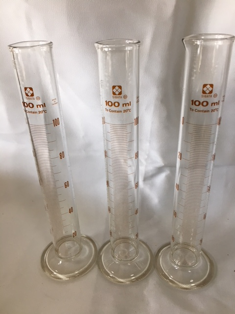 メスシリンダー100ml×3 [理化学実験用品]　 B183-348_1