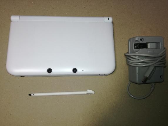 偽トロ仕様(USB出力不明) ニンテンドー 3DS LL 本体 ホワイト 3DS LL