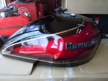 ゼファー１１００　カスタムペイント済　純正外装　