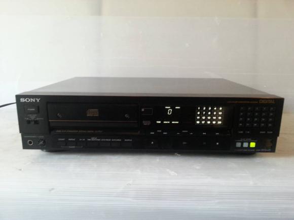  SONY/ソニー CDプレーヤー CDP-333ESD(ソニー)｜売買されたオークション情報、yahooの商品情報をアーカイブ公開 - オークファン ソニー