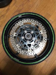 中古】カワサキZX-10R(04?)，ZX-6R用 フロントホイール ROTOBOX (ロト