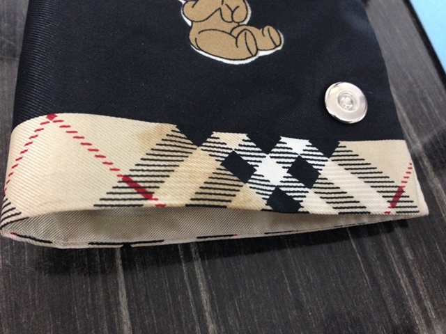 f180308-06F BURBERRY 折りたたみ傘 黒 ブラック クマ 定番柄 