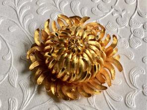 Trifari TRIFARI ブローチ Chrysanthemum 洋菊 トリファリ ゴールド