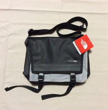 新品/未使用/バッグ/ノースフェイス/BCメッセンジャー バッグ/BC MESSENGER BAG/XS/6.5L/BGブラックエンボス×24Kゴールド/NM81705BG
