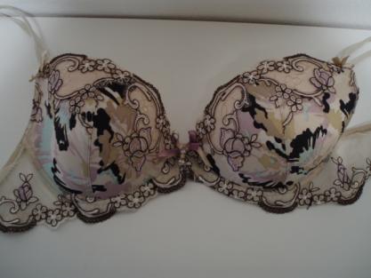 【人気，格安】 リズシャルメル ブラジャー ベージュ系(75)｜売買されたオークション情報、yahooの商品情報をアーカイブ公開 - オークファン Cカップ