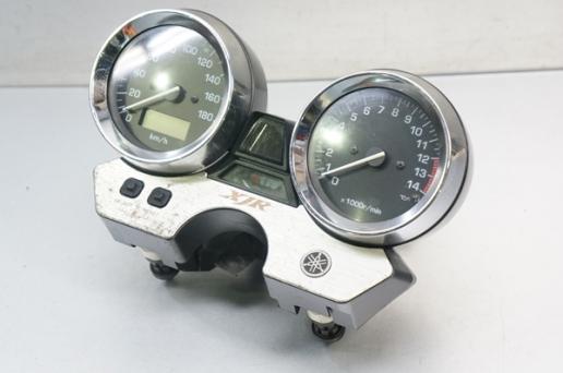 XJR400R メーターのYahoo!オークション(旧ヤフオク!)の相場・価格を