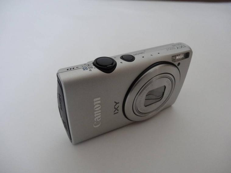 Canon　IXY　600F　シルバー　