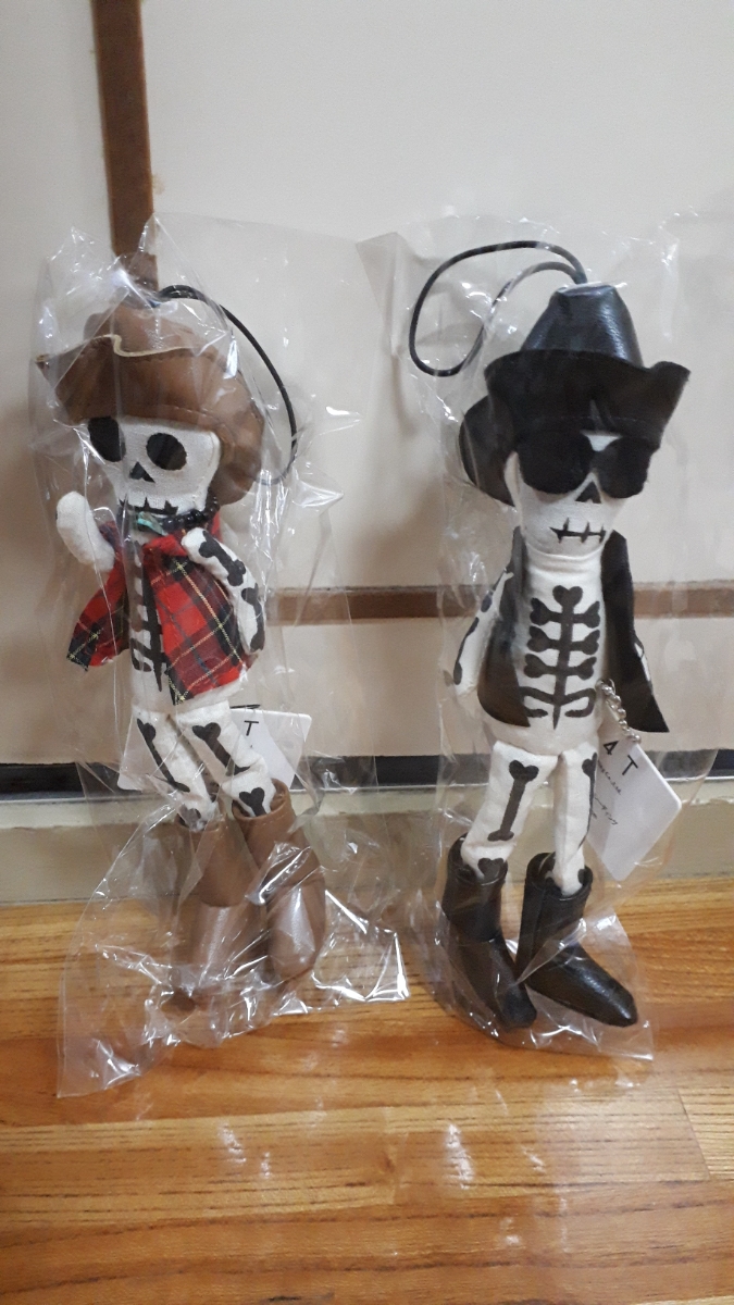 B'z 2つセット WHOOPEE SKULL ウーピースカル 松本孝弘 稲葉浩志