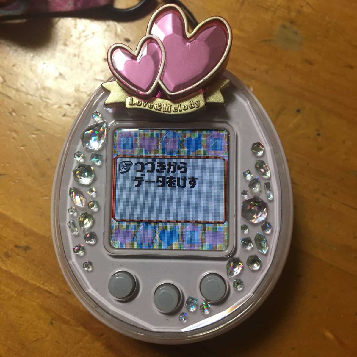 中古品】 たまごっちピース たまデコピアス ラブ&メロディ ストラップ
